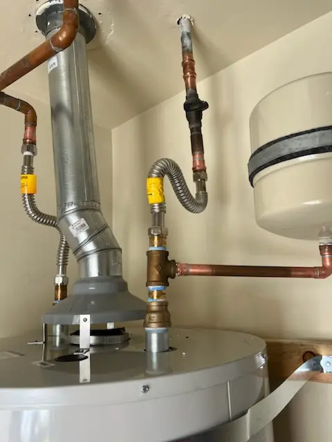 Water heater installation and plumbing repair in River Hills Masters